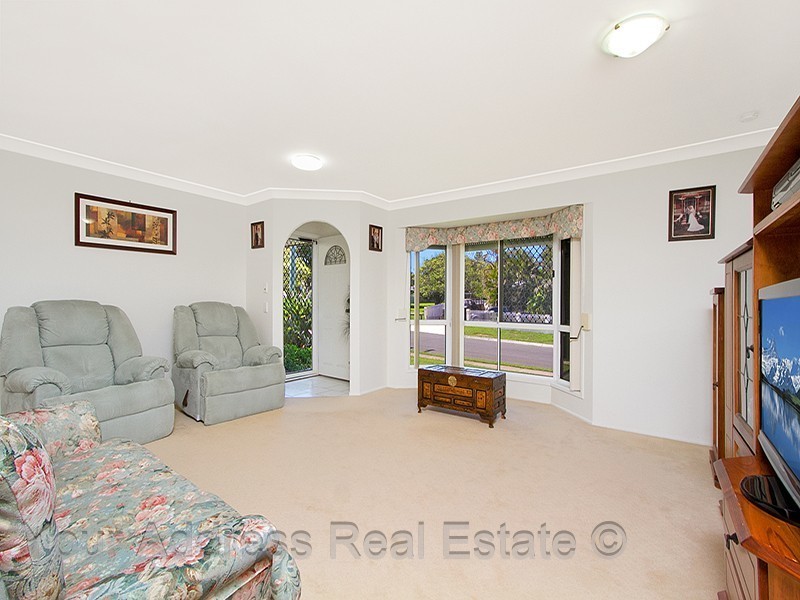 13 Watling Street, Hillcrest QLD 4118