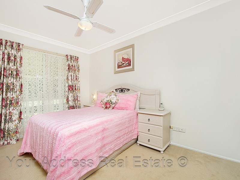 13 Watling Street, Hillcrest QLD 4118