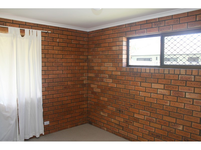 16 Bennett Drive, Regents Park QLD 4118