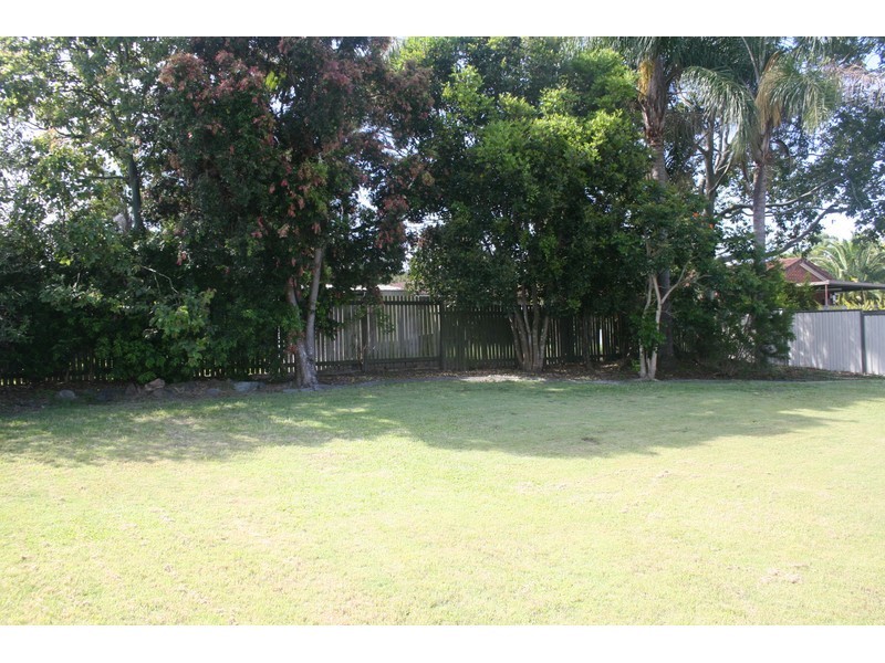 16 Bennett Drive, Regents Park QLD 4118