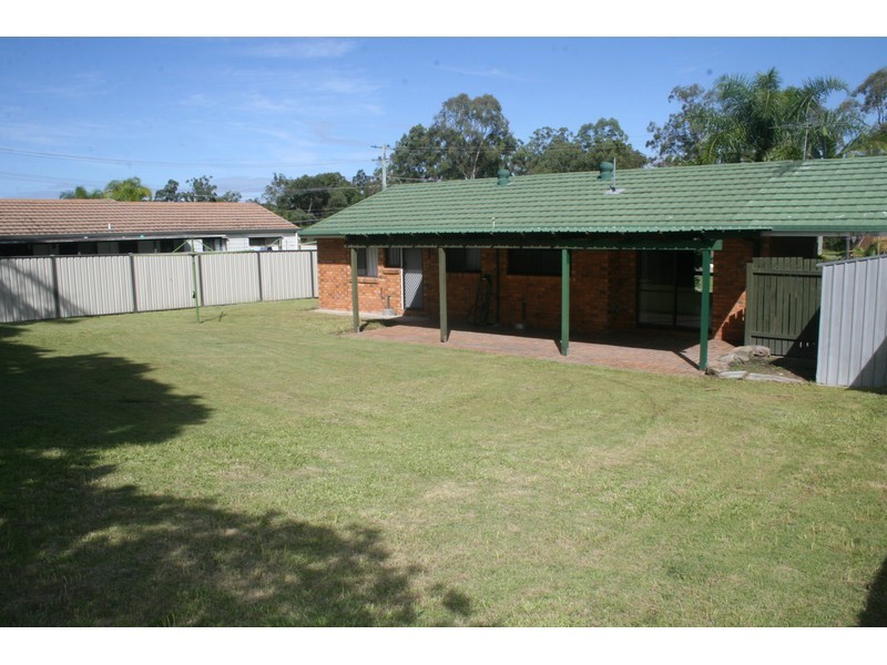 16 Bennett Drive, Regents Park QLD 4118