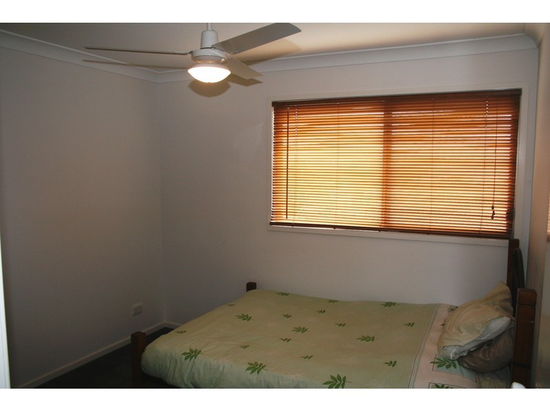 32 Sunrise Crescent, Regents Park QLD 4118