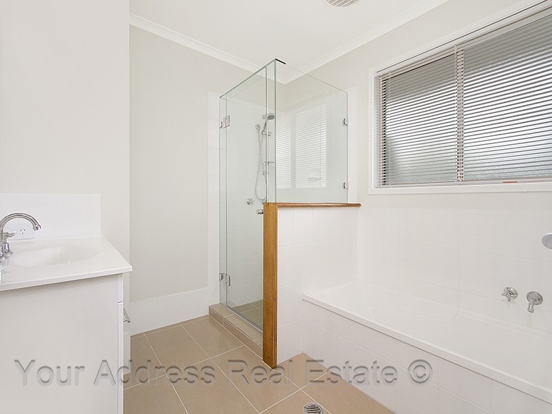 10 Windsong Court, Hillcrest QLD 4118