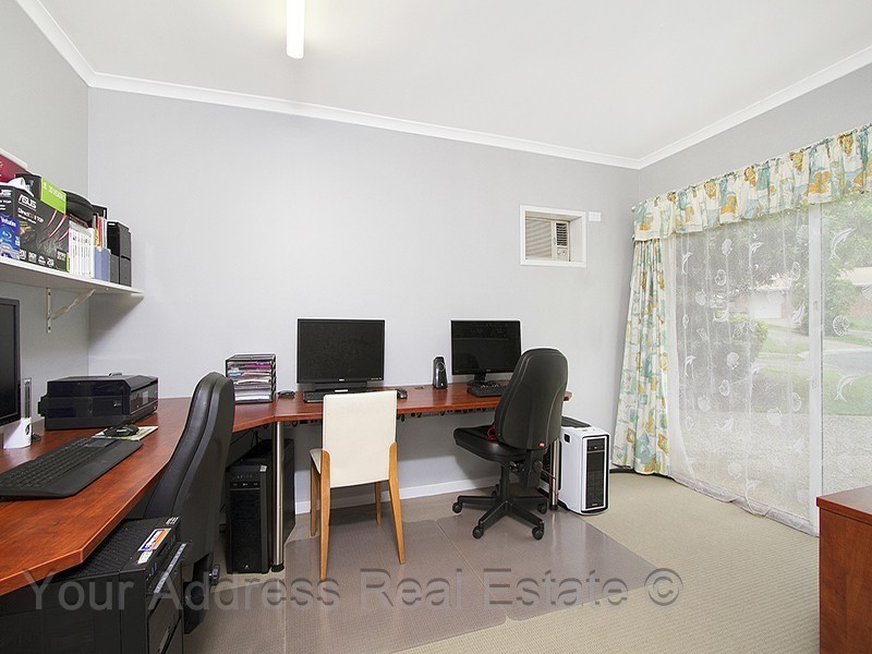 10 Windsong Court, Hillcrest QLD 4118