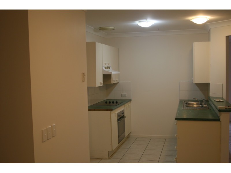 6 Ibrox Court, Regents Park QLD 4118