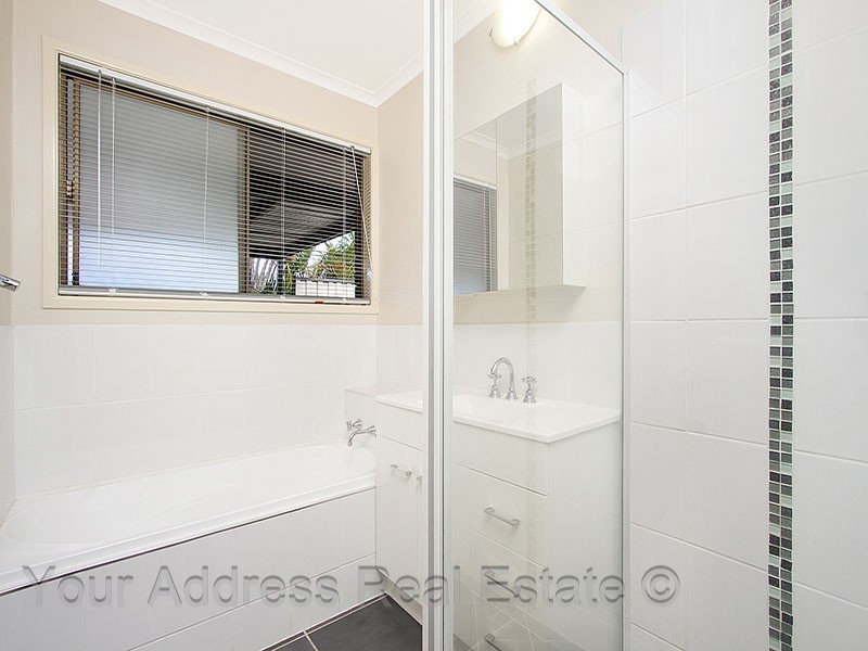 36 Whitcomb Street, Hillcrest QLD 4118