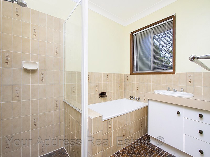 59 Sweetgum Street, Hillcrest QLD 4118