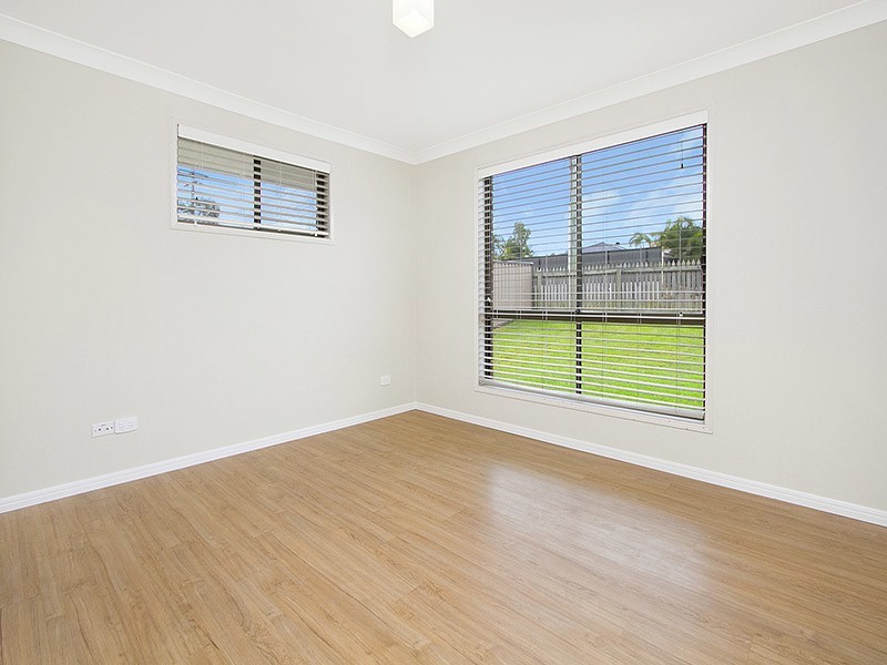 27 Bennett Drive, Regents Park QLD 4118