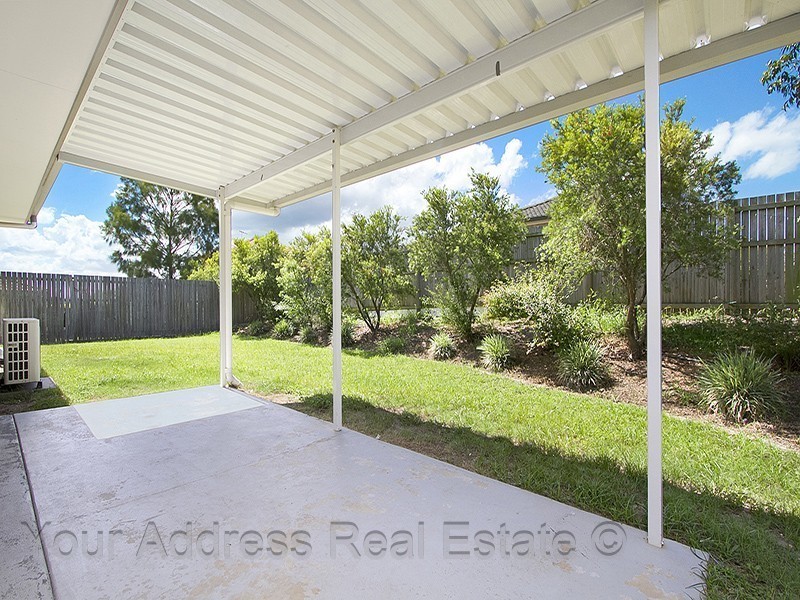32 Sunrise Crescent, Regents Park QLD 4118
