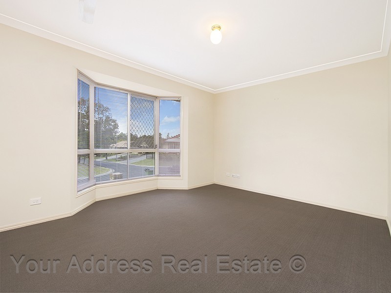 10 Isaac Court, Hillcrest QLD 4118