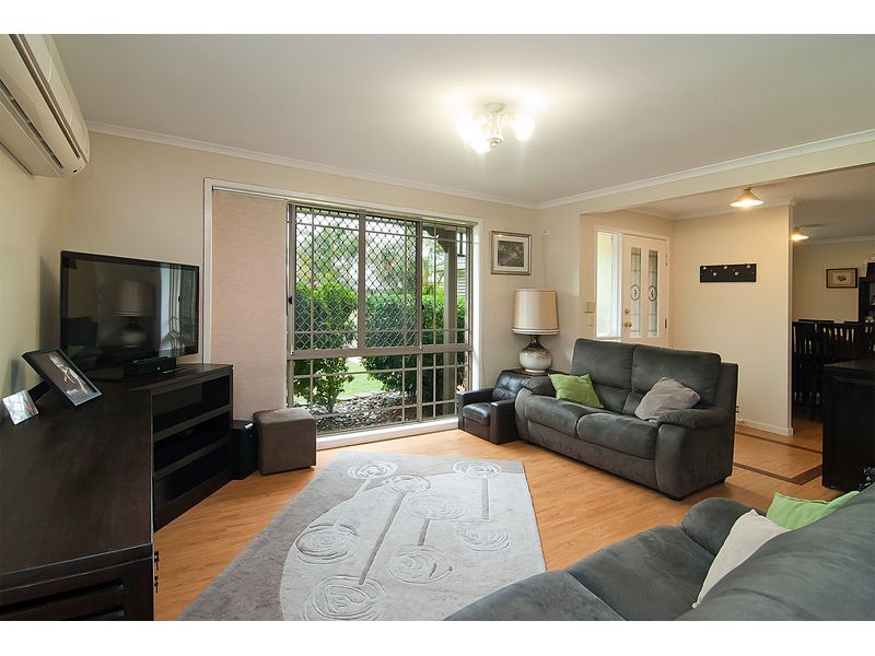 9 Redash Court, Regents Park QLD 4118