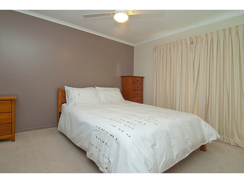 9 Redash Court, Regents Park QLD 4118