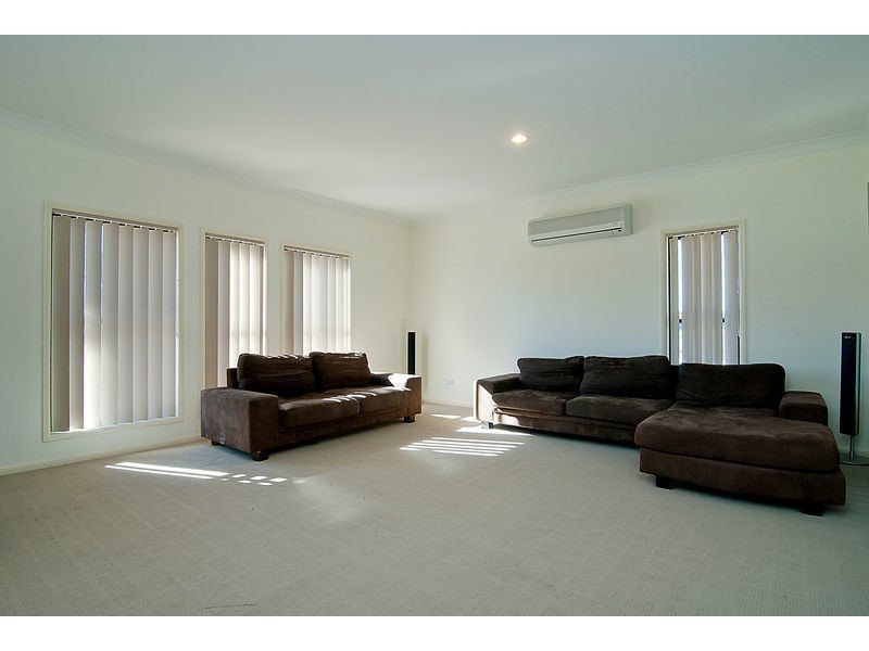 80 Bellbird Drive, Greenbank QLD 4124