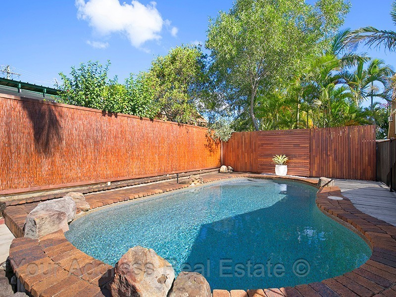 18 Brentwood Drive, Daisy Hill QLD 4127