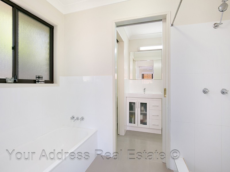 18 Brentwood Drive, Daisy Hill QLD 4127
