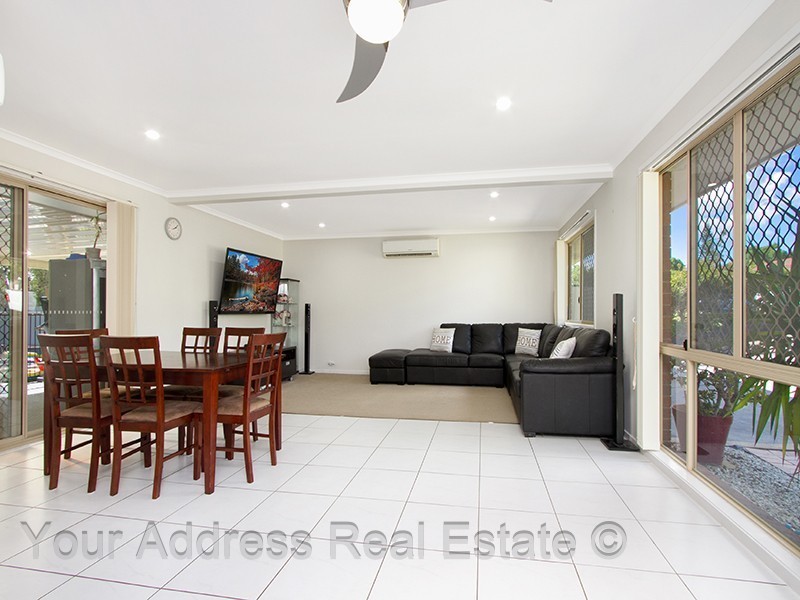 35 Bushland Drive, Regents Park QLD 4118