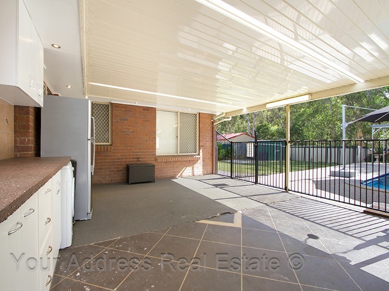35 Bushland Drive, Regents Park QLD 4118