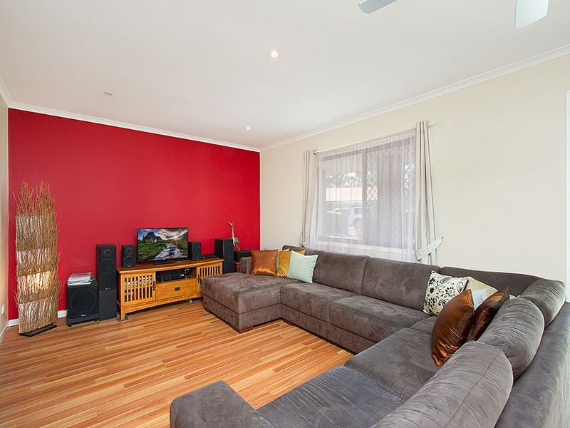32 Bywater Street, Hillcrest QLD 4118