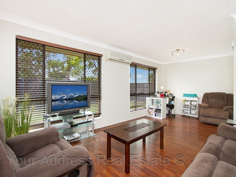 16 Silvertop Street, Hillcrest QLD 4118