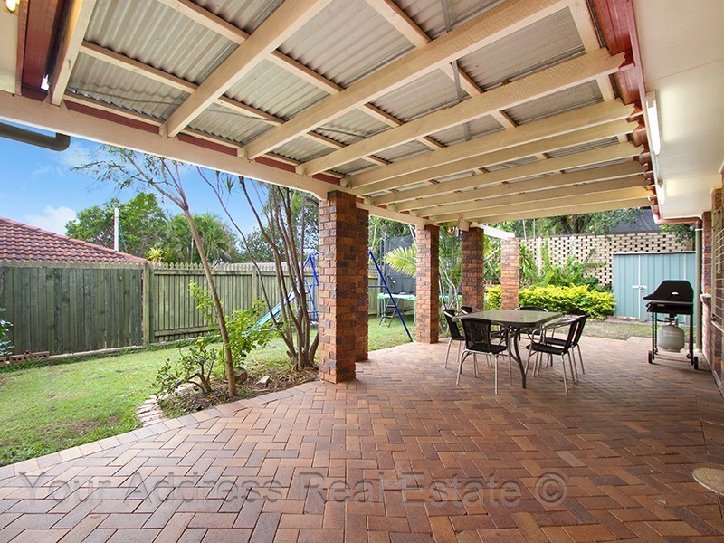 16 Silvertop Street, Hillcrest QLD 4118