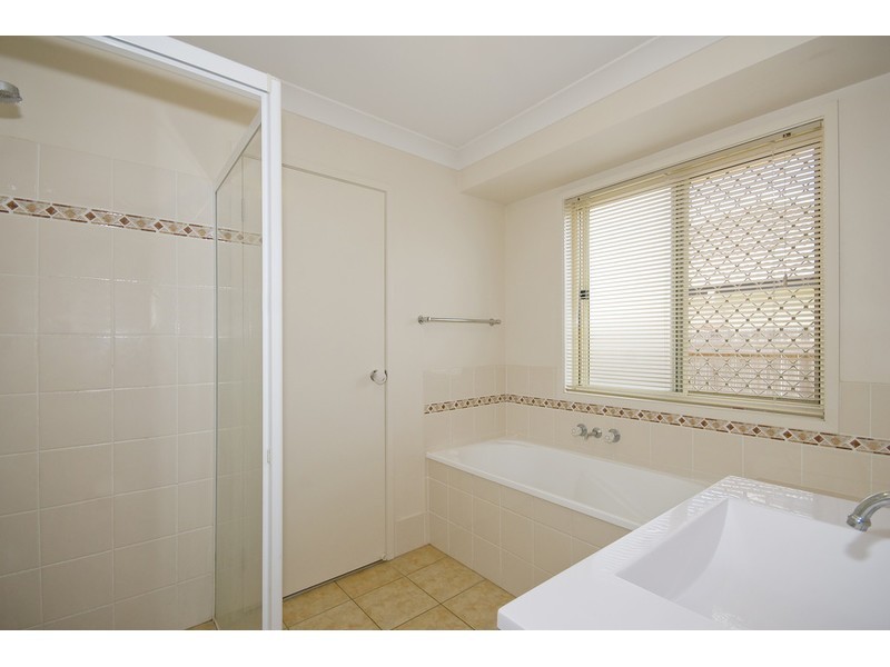 32 Lake Somerset Court, Logan Reserve QLD 4133
