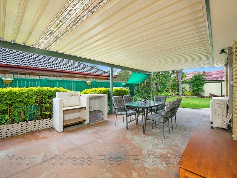 6 Ibrox Court, Regents Park QLD 4118