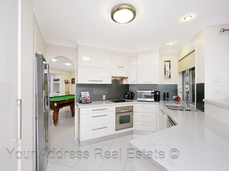 5 Distin Court, Hillcrest QLD 4118