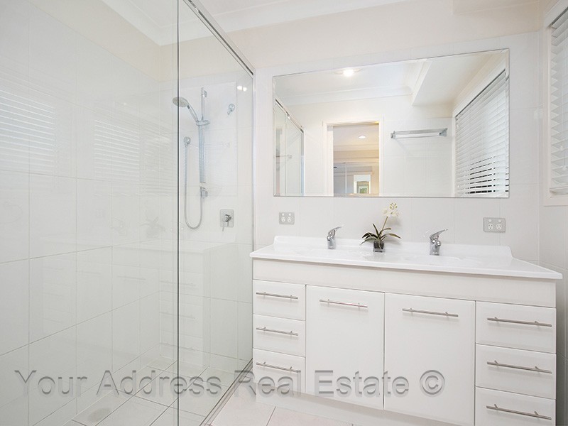 5 Distin Court, Hillcrest QLD 4118