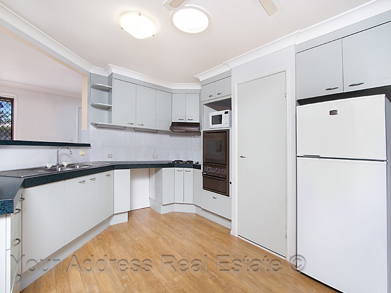 17 Acorus Court, Regents Park QLD 4118