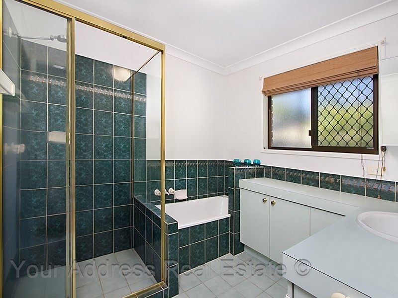 17 Acorus Court, Regents Park QLD 4118
