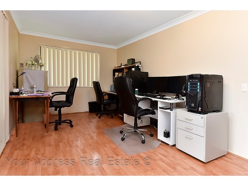 6 Bushland Drive, Regents Park QLD 4118