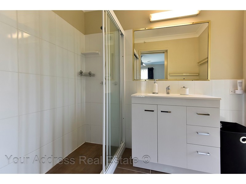 6 Bushland Drive, Regents Park QLD 4118