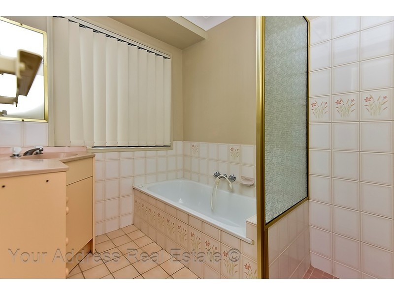 6 Bushland Drive, Regents Park QLD 4118