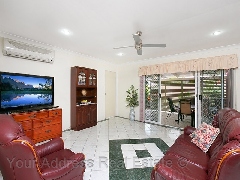 71 Middle Road, Hillcrest QLD 4118