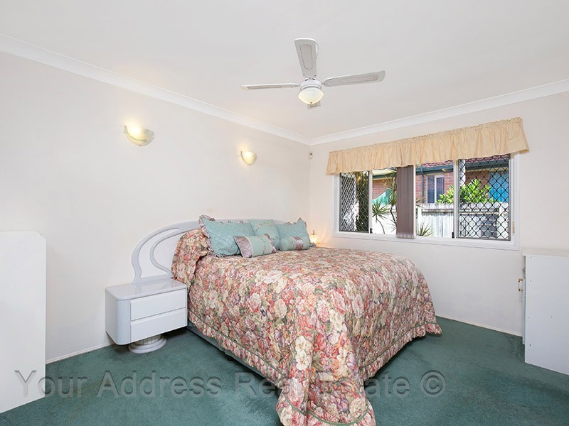 71 Middle Road, Hillcrest QLD 4118