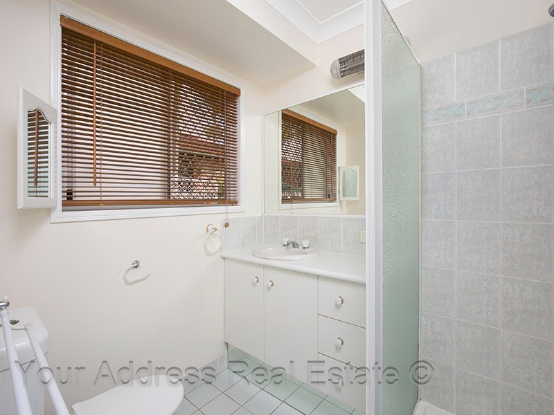 71 Middle Road, Hillcrest QLD 4118
