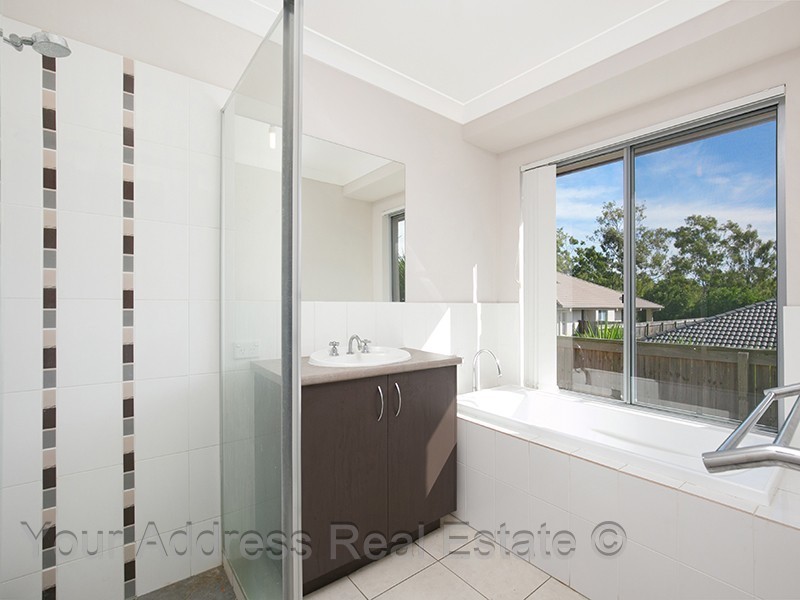 32 Jeff Collins Circuit, Bellbird Park QLD 4300