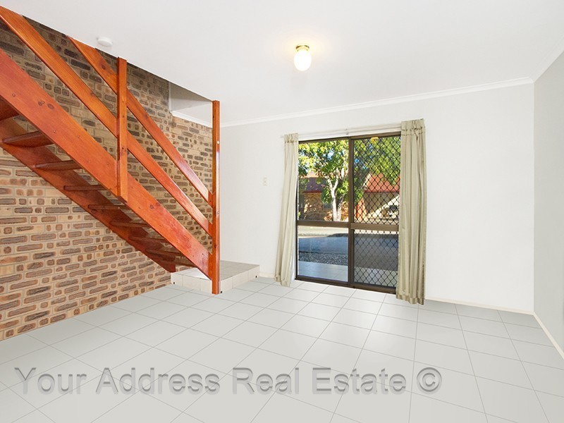 2/31 North Road, Woodridge QLD 4114