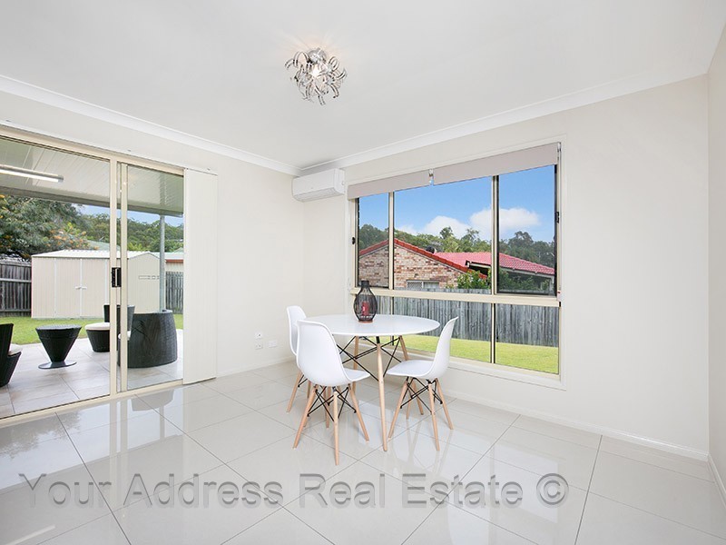 12 Mandeville Place, Regents Park QLD 4118