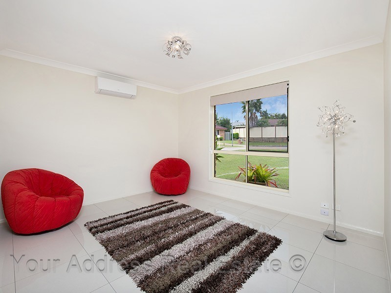 12 Mandeville Place, Regents Park QLD 4118