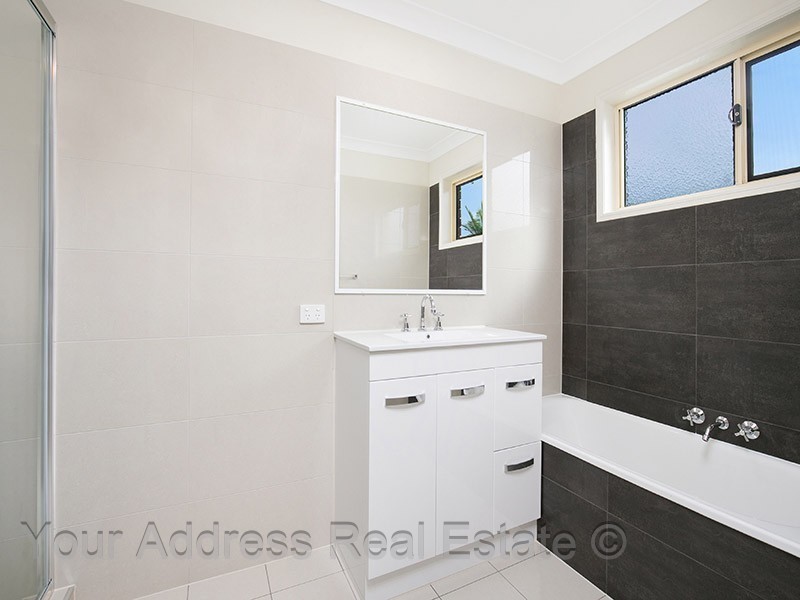 12 Mandeville Place, Regents Park QLD 4118
