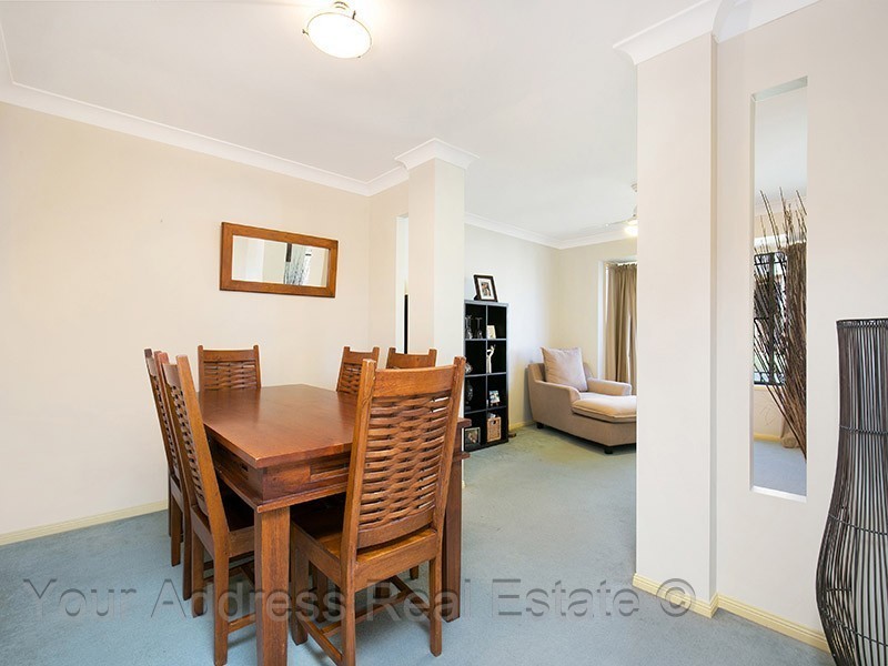 18 Standford Place, Regents Park QLD 4118