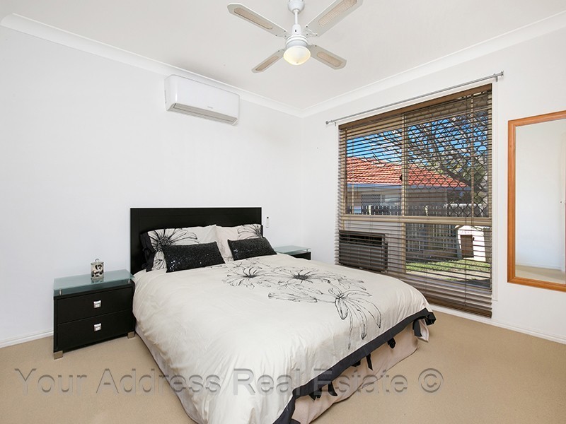 6 Silkyoak Court, Regents Park QLD 4118