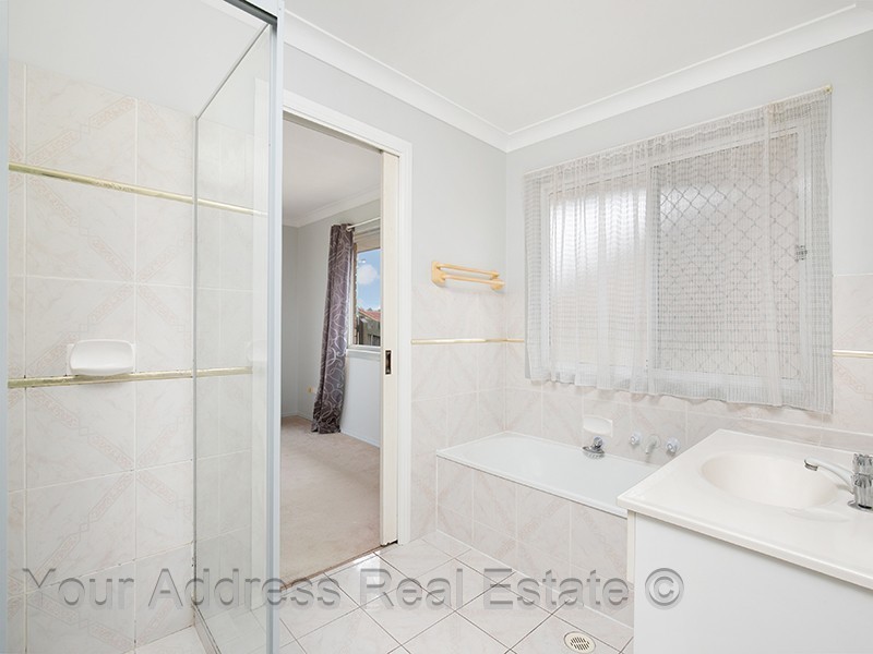 25 Indica Crescent, Regents Park QLD 4118