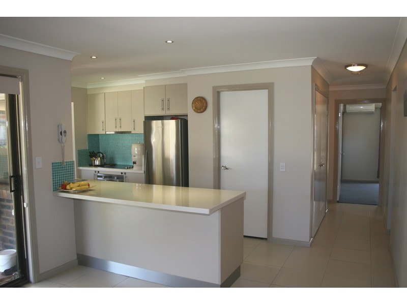 39 Newburn Street, Hillcrest QLD 4118