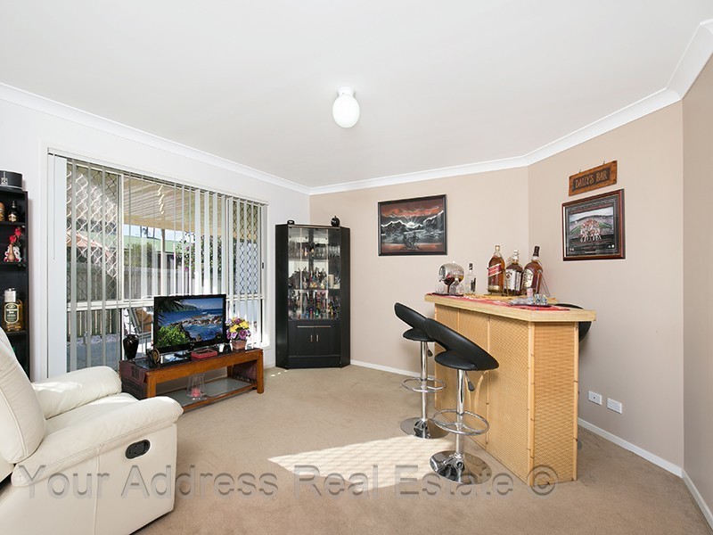 4 Tamsin Court, Regents Park QLD 4118
