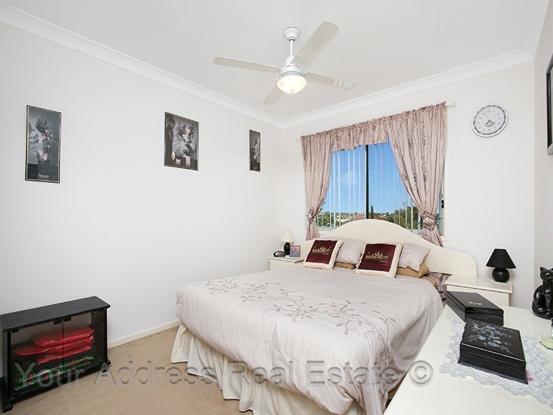 4 Tamsin Court, Regents Park QLD 4118