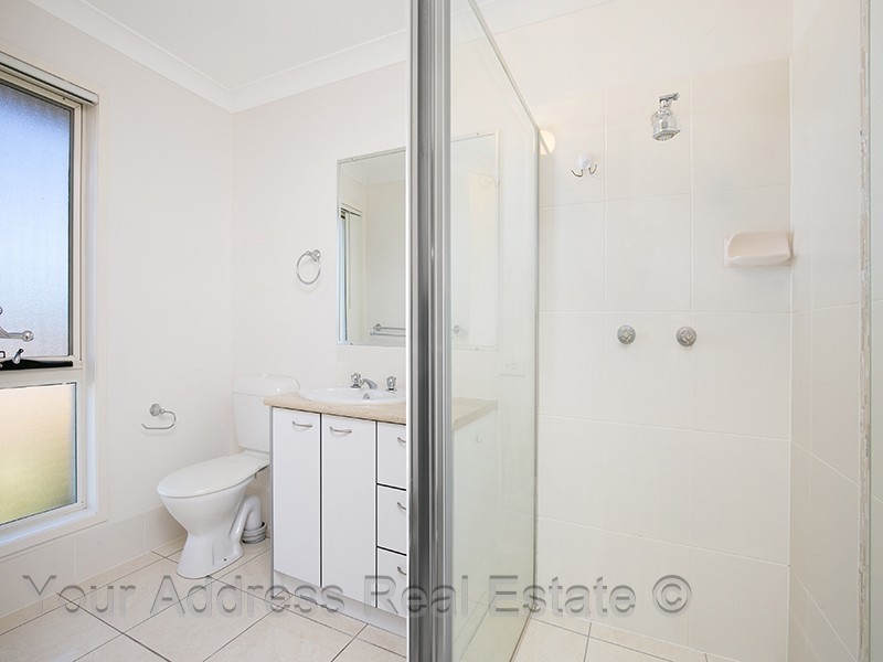 4 Tamsin Court, Regents Park QLD 4118