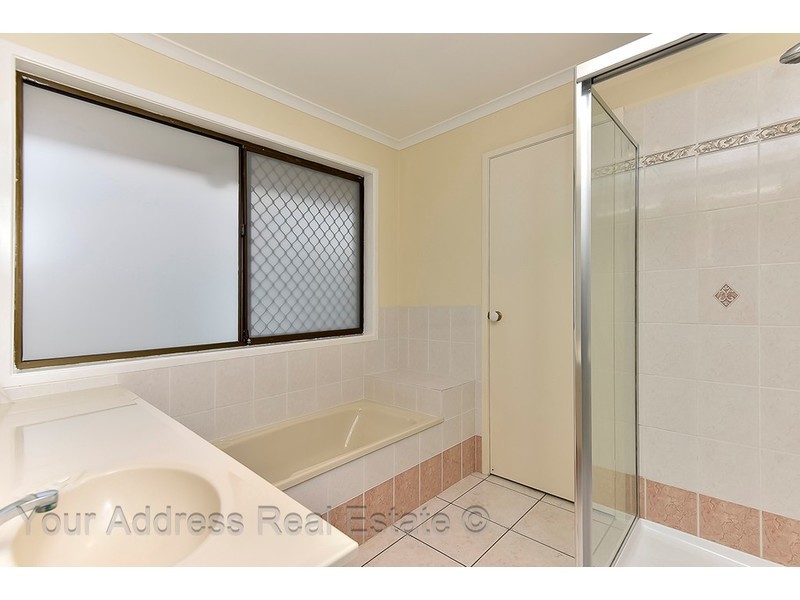 4 Homebush Drive, Regents Park QLD 4118