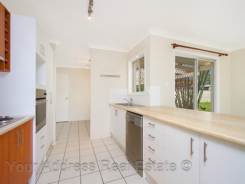 9 Conferta Place, Regents Park QLD 4118